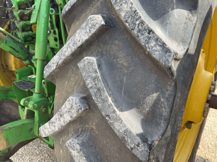 john-deere-200-image-40