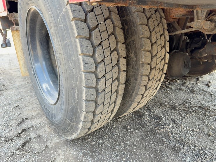 2007-ford-f750-xl-image-13