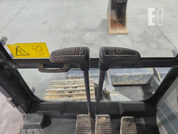 xcmg-xe150u-image-18