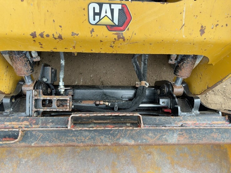 2021-caterpillar-259d3-image-10