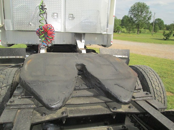 2008-peterbilt-389-image-8