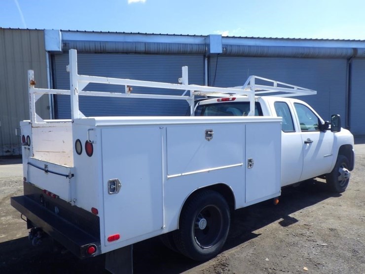 2009-chevrolet-3500hd-image-3