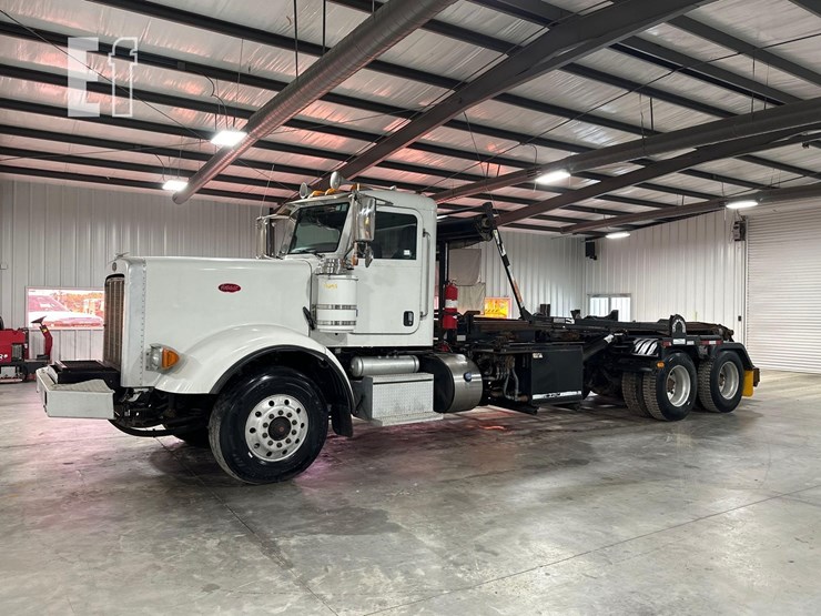 2017-peterbilt-367-image-1