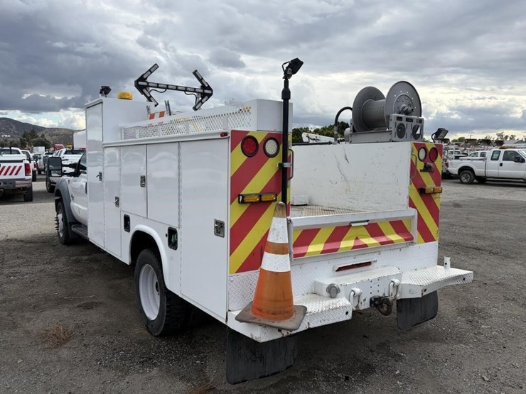 2012-ford-f550-image-4