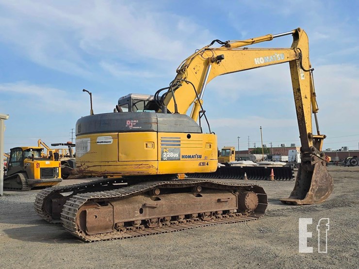 komatsu-pc228us-lc-3n0-image-3