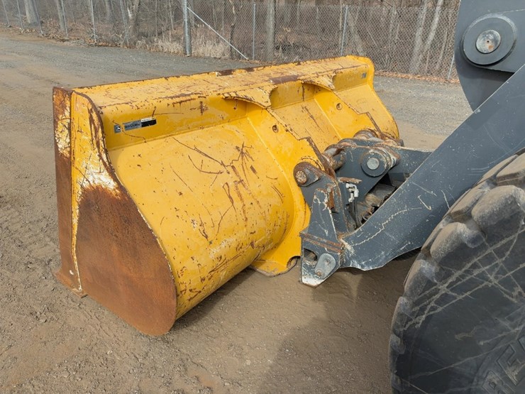 2018-deere-544k-image-10