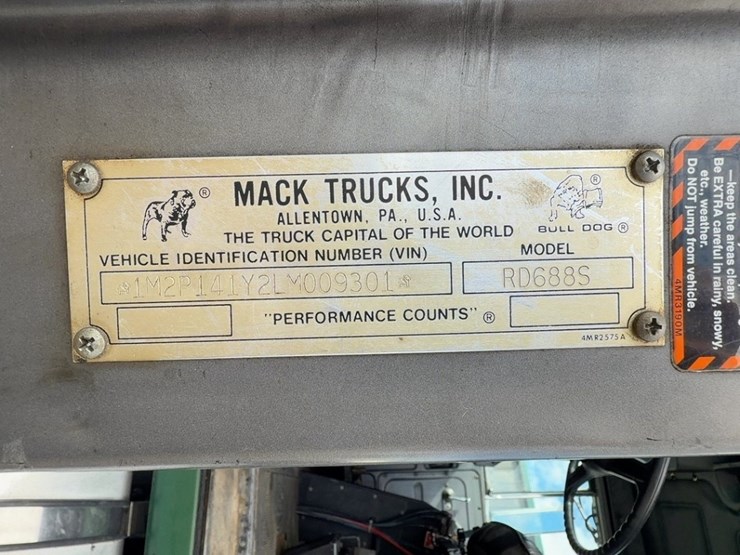 1990-mack-rd688s-image-37