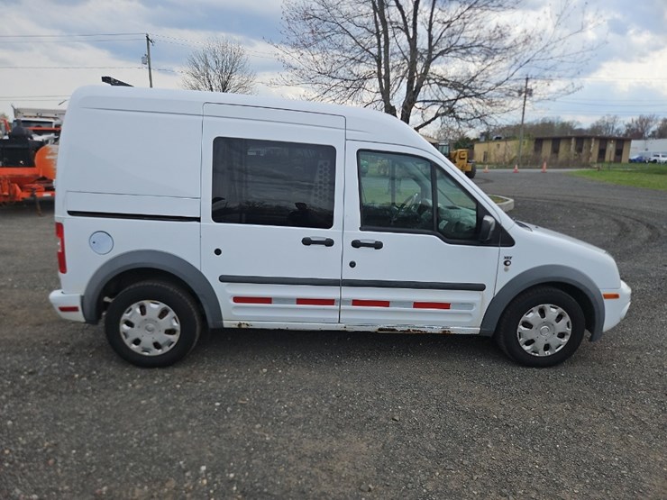 2013-ford-transit-image-6