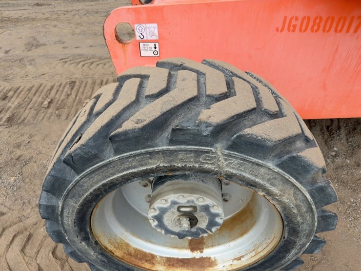 2008-jlg-800s-image-13