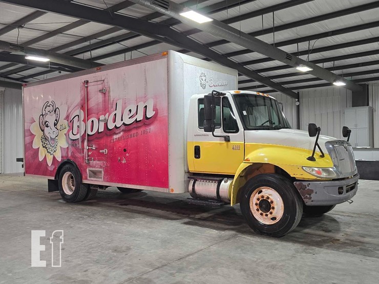 2007-international-durastar-4300-image-2