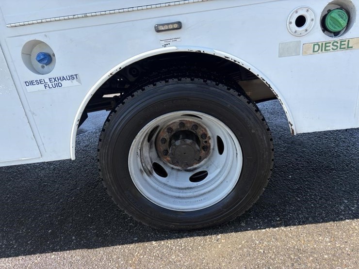 2012-ford-f550-image-5