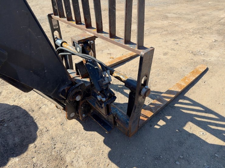 2016-sky-trak-6042-image-9