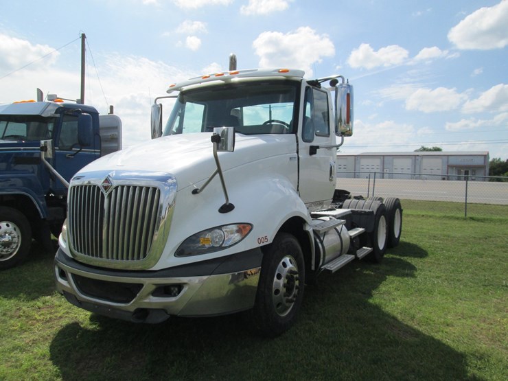 2012-international-prostar-image-1