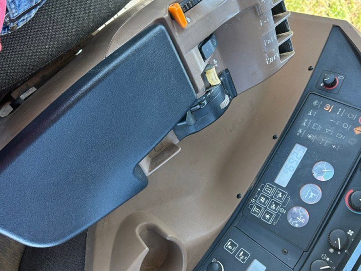 1995-john-deere-8400-image-31