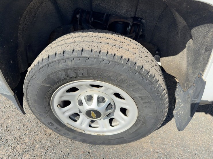 2015-chevrolet-silverado-3500hd-image-11