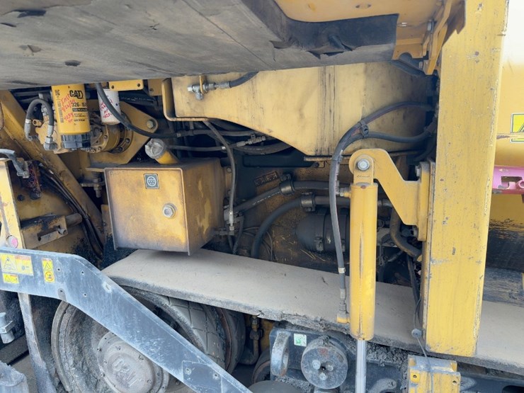 2010-caterpillar-ap-555e-image-16