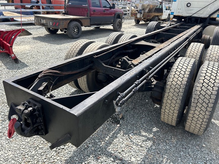 1999-mack-cl713-image-47