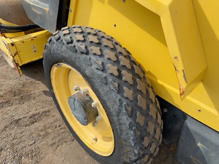 2016-bomag-bw124dh-40-image-13