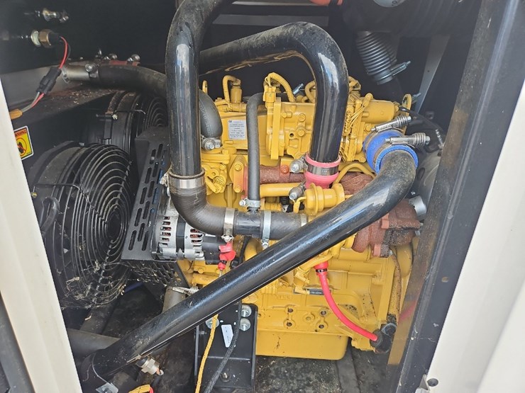 2017-caterpillar-xq35-image-9