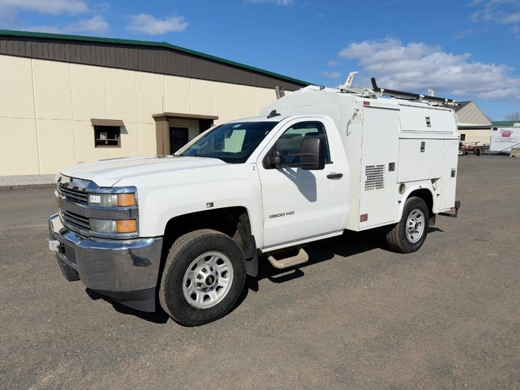 2015-chevrolet-silverado-3500hd-image-1