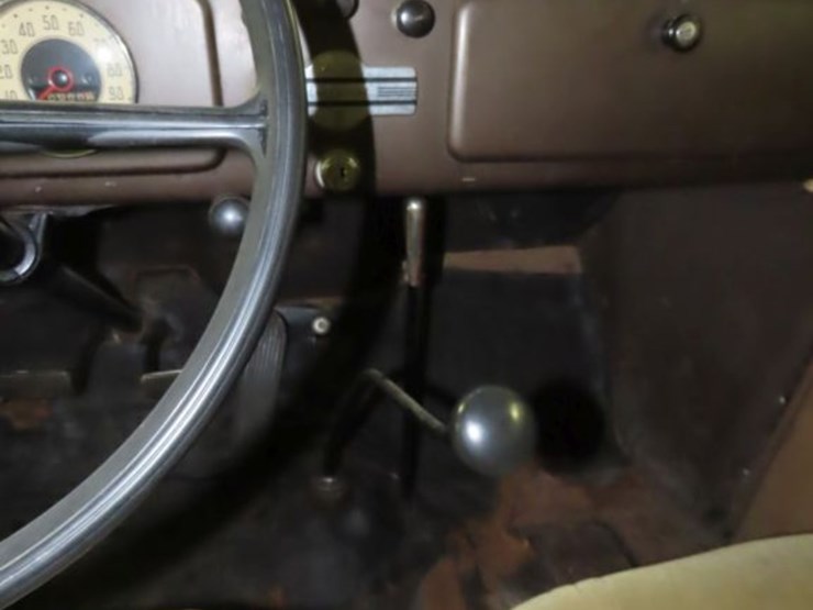 1936-chevrolet-2dr-town-sedan-image-19