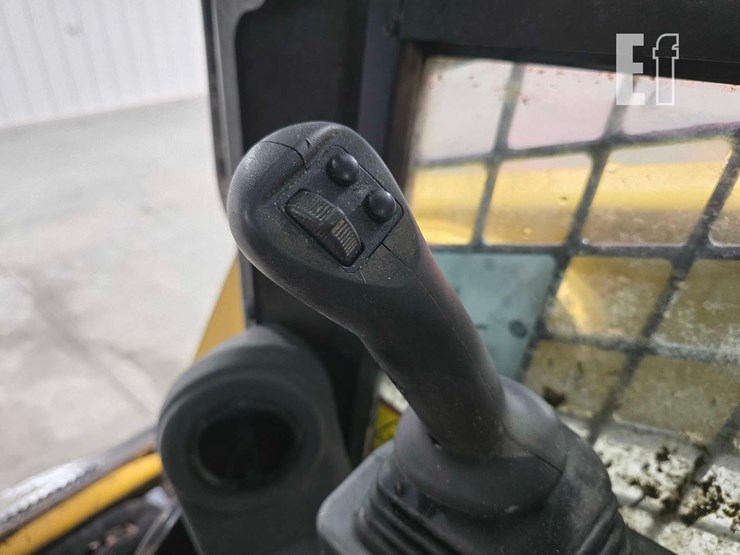 2021-caterpillar-226d3-image-15