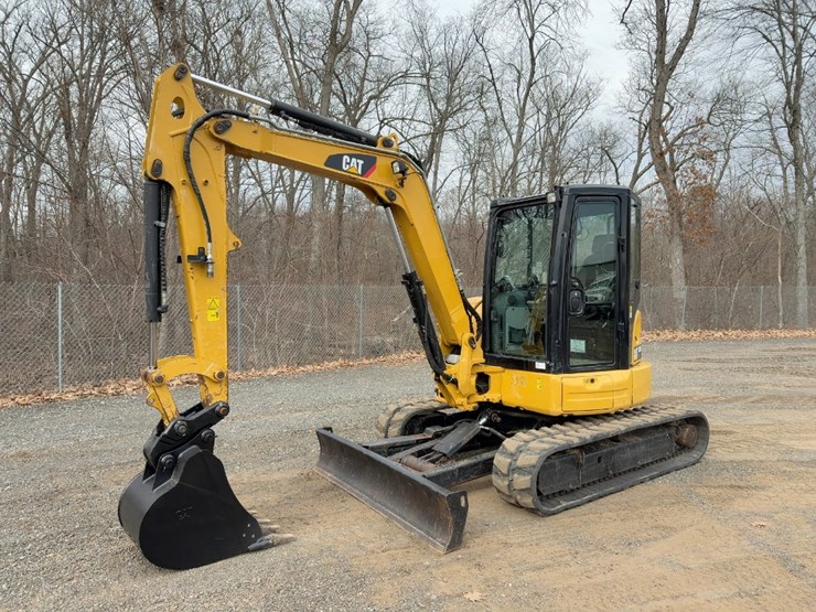 2017-caterpillar-305e2-cr-image-1