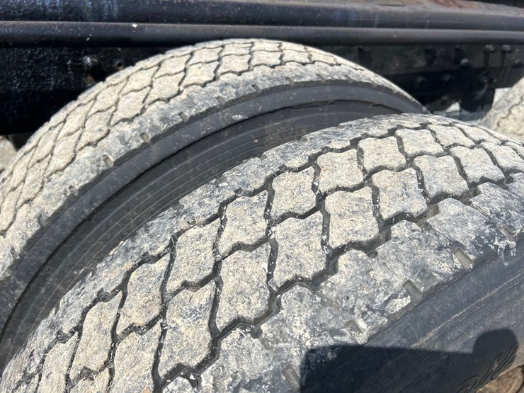 1999-mack-cl713-image-85