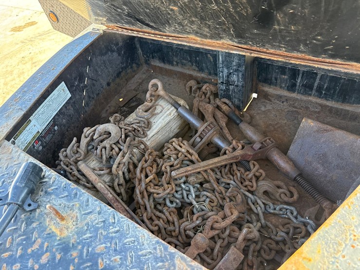 2018-massey-ferguson-8-image-11