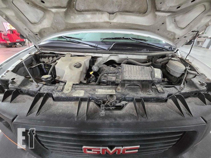 2005-gmc-savana-g3500-image-17