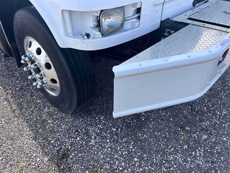 #1008-•-international-cab-and-chassis-image-34