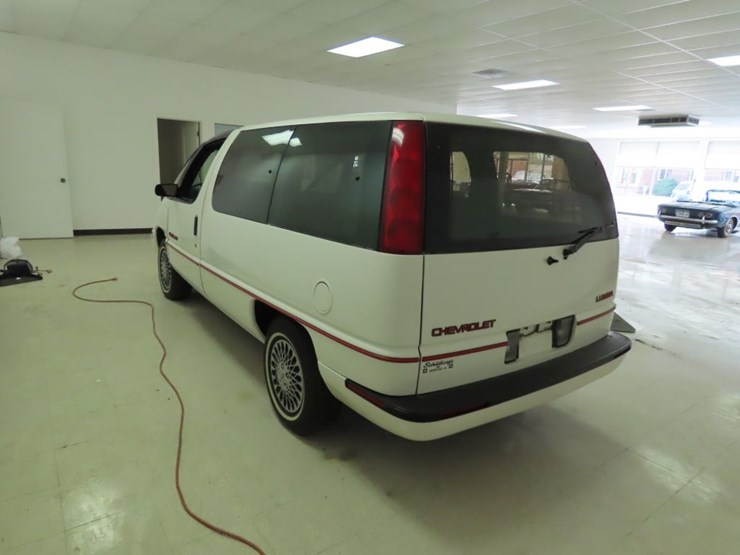 1990-chevrolet-lumina-apv-van-image-6