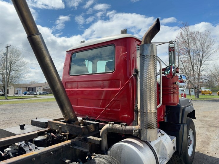 1998-mack-rd690s-image-19