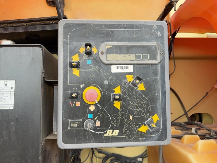 2008-jlg-800s-image-17