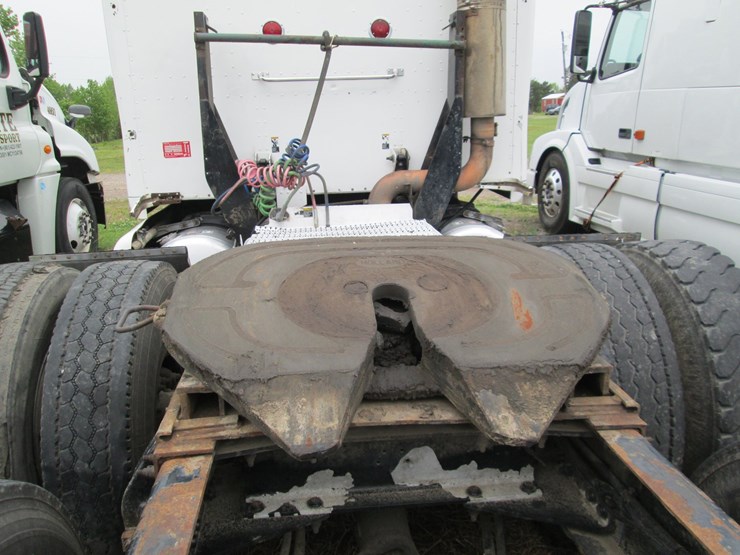 2008-peterbilt-387-image-10