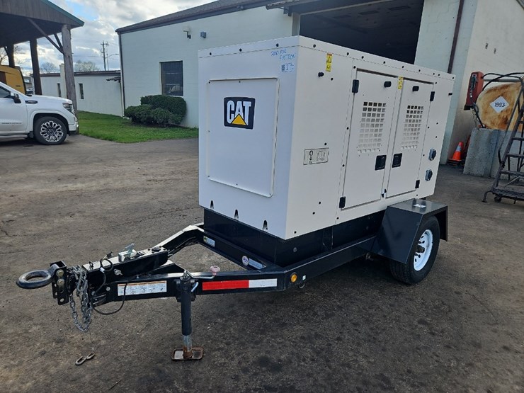 2017-caterpillar-xq35-image-1