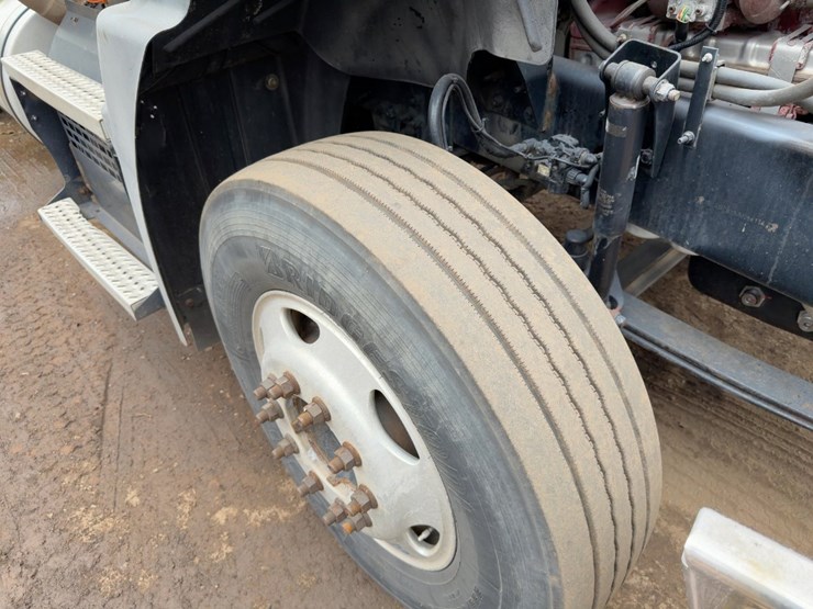 2018-mack-pinnacle-cxu613-image-12