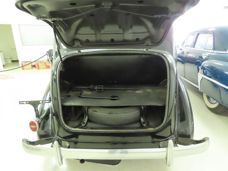 1936-chevrolet-2dr-town-sedan-image-16