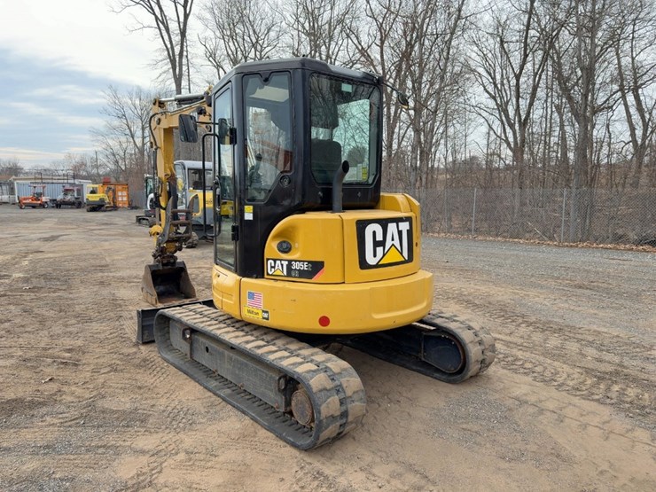 2017-caterpillar-305e2-cr-image-3