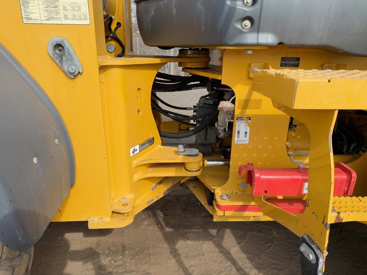 2018-deere-544k-image-16