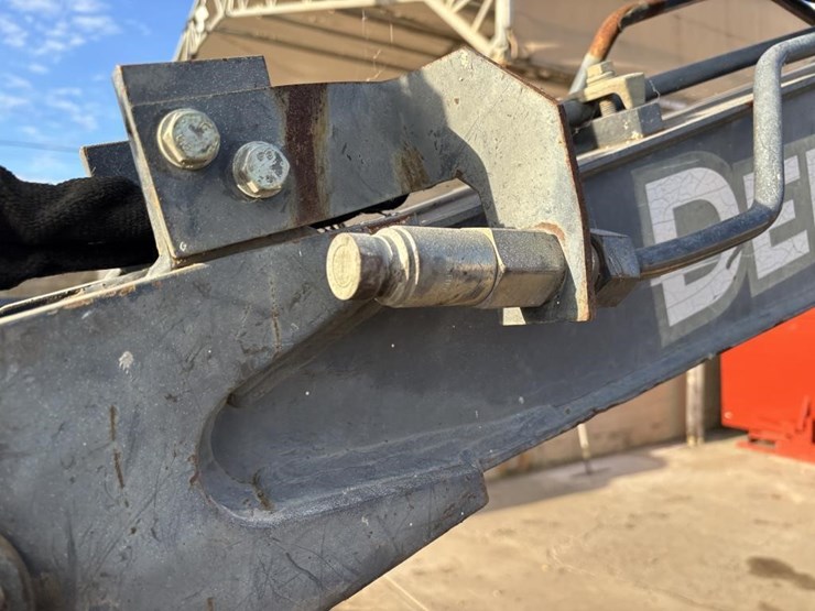 2006-deere-27d-image-13