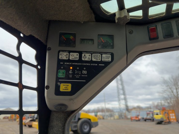 2006-bobcat-s130-image-20