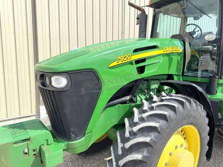 john-deere-200-image-107