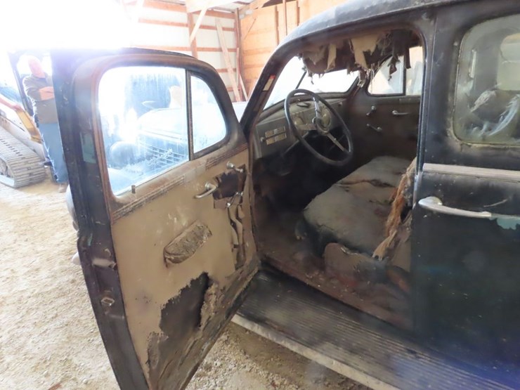 1937-cadillac-4dr-sedan-image-10