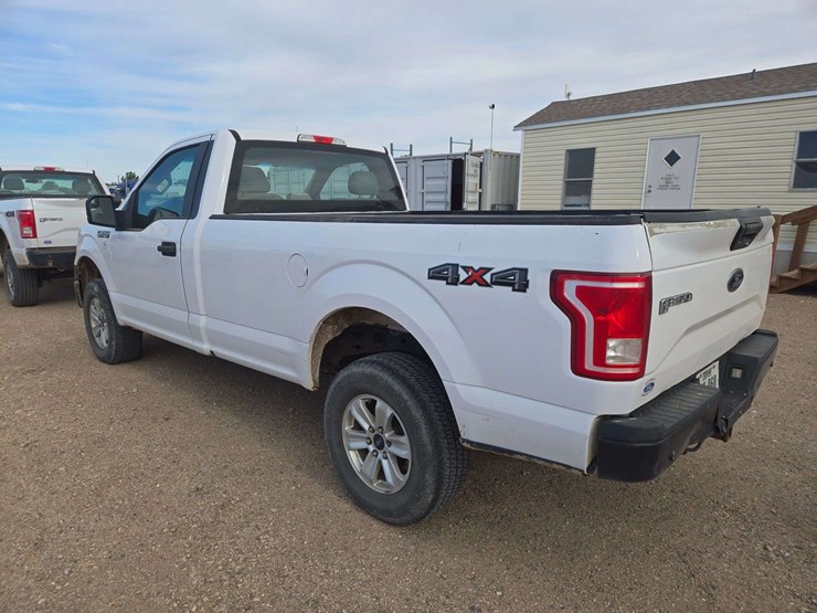 2017-ford-f150-xl-image-4