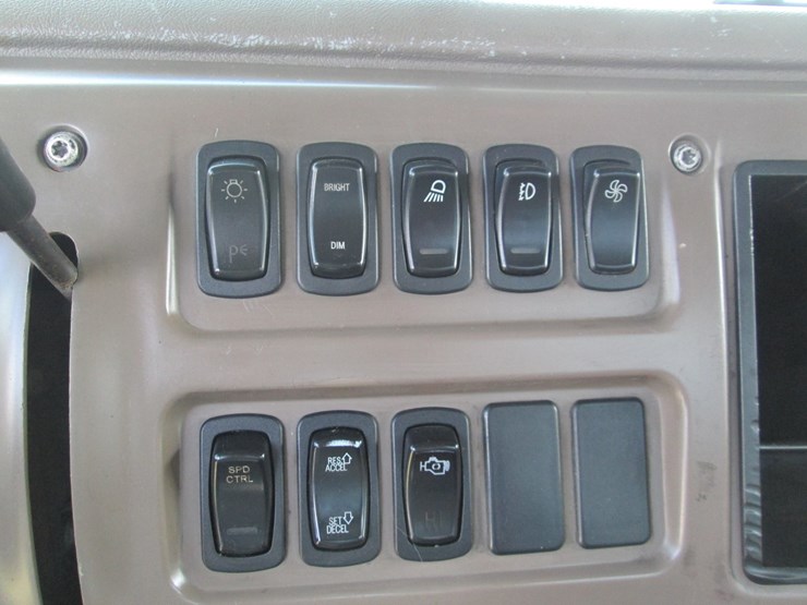 2007-mack-chn613-image-39