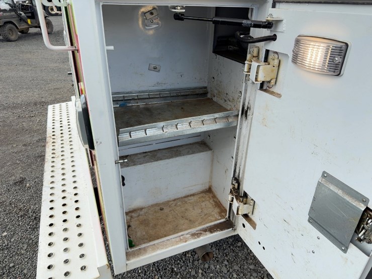 2019-utility-van-image-17