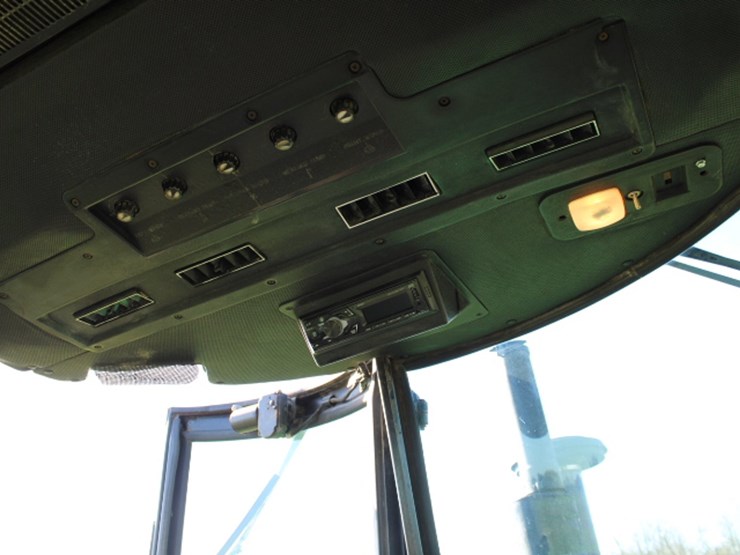 john-deere-8440-image-33