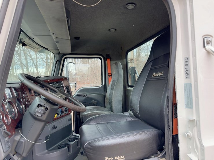 2018-mack-pinnacle-cxu613-image-25