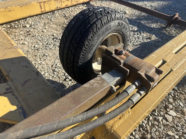 2014-deere-450j-image-12